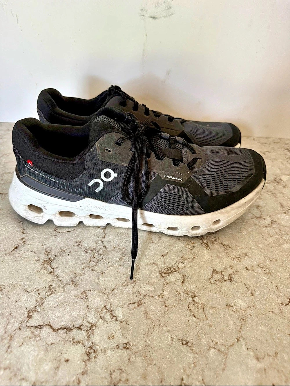 On Cloudswift Black & White Athletic Shoes